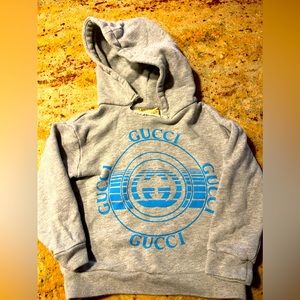 Super Cozy Gucci unisex Grey with blue details .